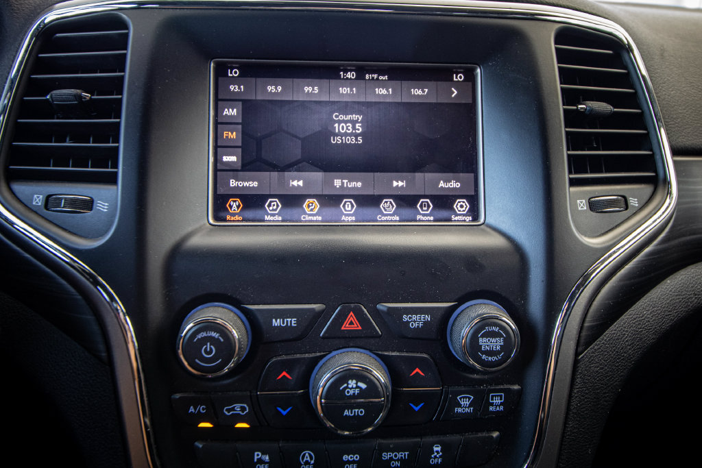 Used 2020 Jeep Grand Cherokee Laredo w/ Security & Convenience Group AWD/4WD image 42
