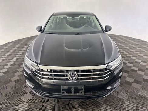 Used 2021 Volkswagen Jetta SE FWD image 3