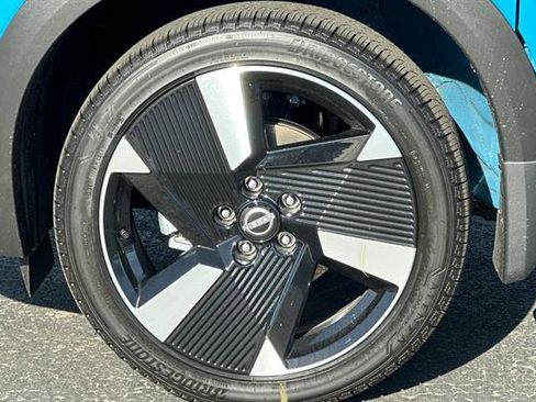 New 2025 Nissan Kicks SR w/ SR Premium Package image 32