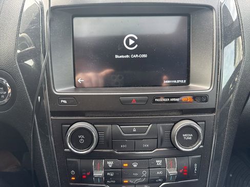 Used 2018 Ford Explorer XLT w/ Equipment Group 202A image 12