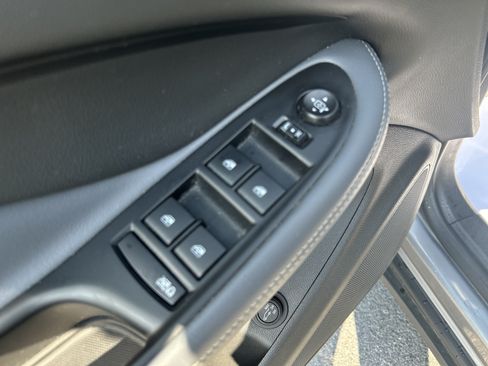 Used 2019 Buick Envision Essence AWD/4WD image 19
