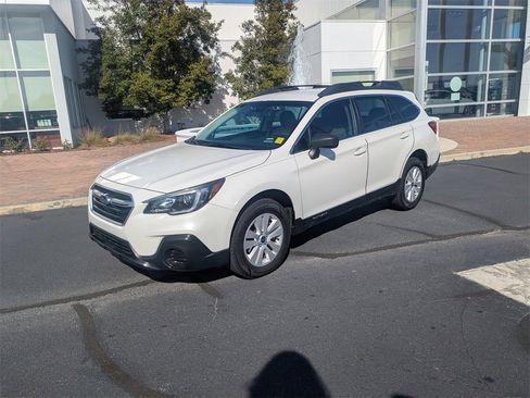 Used 2019 Subaru Outback 2.5i image 9