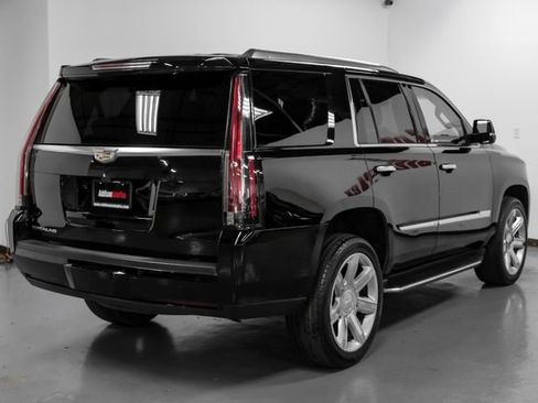 Used 2018 Cadillac Escalade Luxury image 9