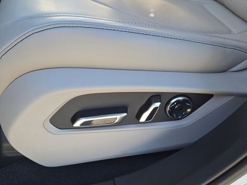 Used 2025 Acura RDX w/ Technology Package image 23