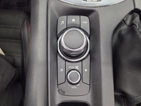 Used 2017 FIAT 124 Spider Abarth RWD image 22