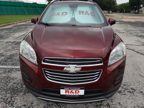 Used 2016 Chevrolet Trax LT w/ LT Convenience Package FWD image 2