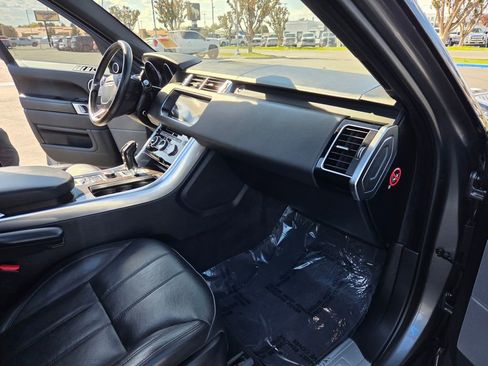 Used 2017 Land Rover Range Rover Sport HSE AWD/4WD image 29