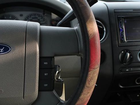 Used 2006 Ford F150 XLT image 10