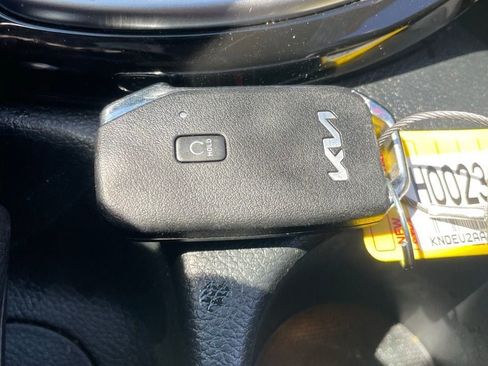 Used 2025 Kia Seltos S image 13