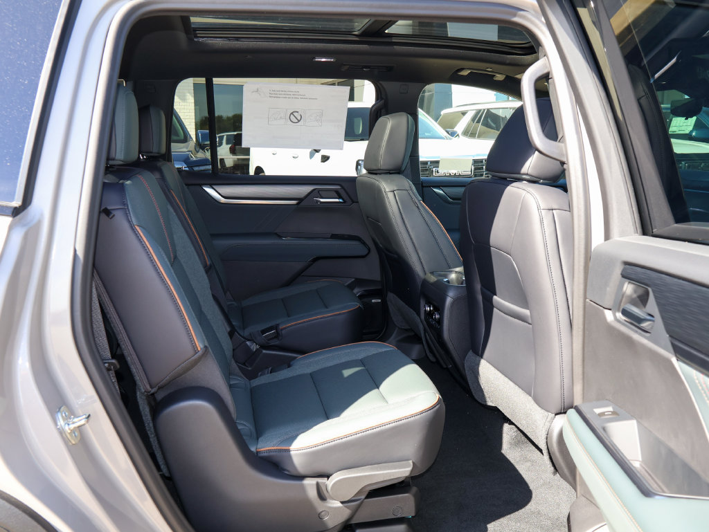 New 2027 GMC Acadia AT4 w/ Luxury Package AWD/4WD image 36