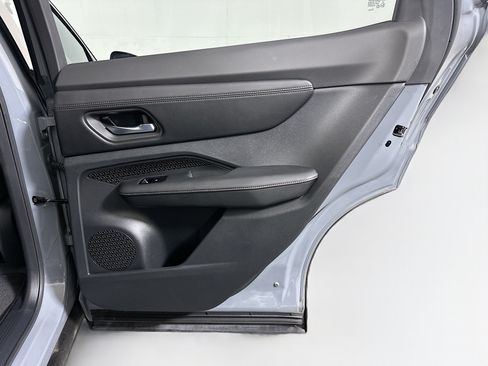 Used 2023 Nissan Ariya FWD image 31