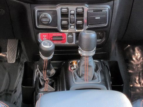 Certified 2022 Jeep Gladiator Mojave w/ LED Lighting Group image 19