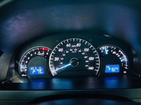 Used 2015 Toyota Camry LE image 22