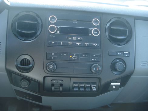 Used 2016 Ford F250 XL w/ Power Equipment Group image 40