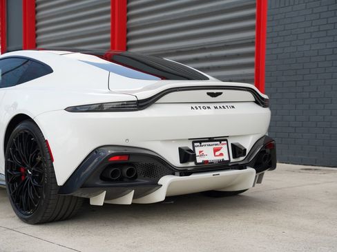 Used 2023 Aston Martin V8 Vantage Coupe RWD image 14