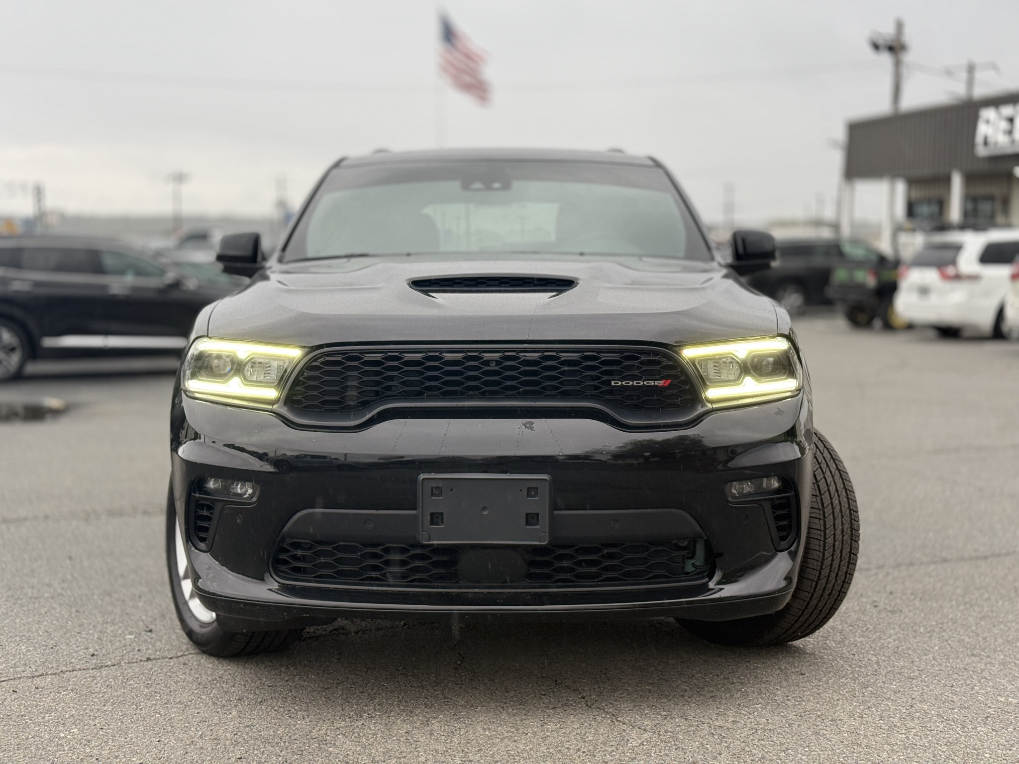 Used 2023 Dodge Durango R/T RWD image 2