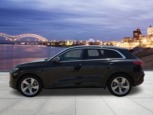 Certified 2025 Audi Q5 Prestige image 2