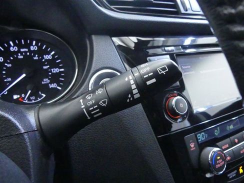 Used 2019 Nissan Rogue Sport SV w/ Technology Package image 18