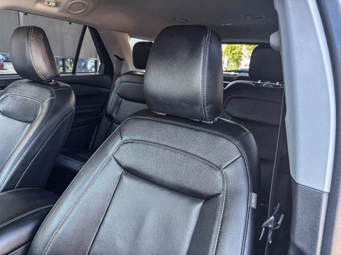 Used 2022 Ford Explorer Limited w/ Equipment Group 301A RWD image 24