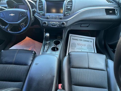 Used 2016 Chevrolet Impala LT w/ Convenience Package image 16