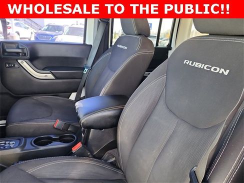 Used 2015 Jeep Wrangler Unlimited Rubicon w/ Connectivity Group image 13