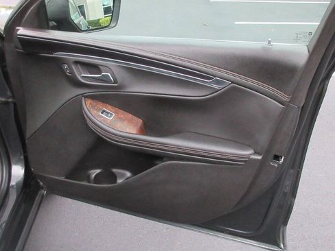 Used 2015 Chevrolet Impala LT FWD image 26