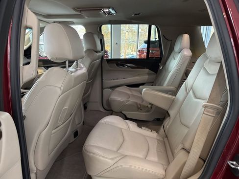 Used 2019 Cadillac Escalade Premium Luxury image 10