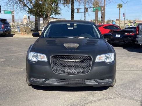 Used 2022 Chrysler 300 Touring image 3