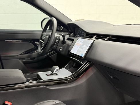 Used 2025 Land Rover Range Rover Evoque Dynamic SE image 36