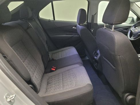 Used 2022 Chevrolet Equinox LT w/ Driver Convenience Package image 19