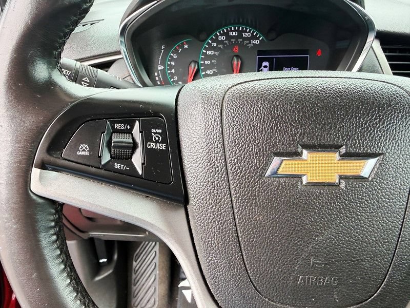 Used 2020 Chevrolet Trax LT w/ LT Convenience Package FWD image 25