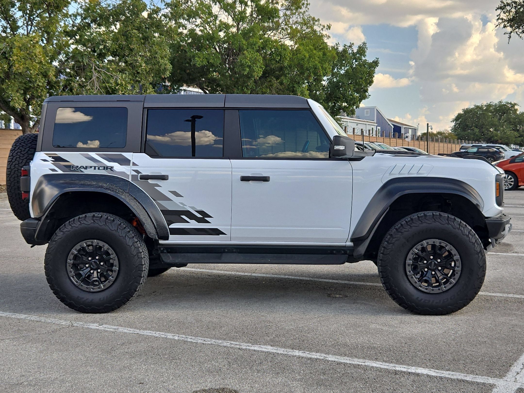 Used 2023 Ford Bronco Raptor AWD/4WD image 2