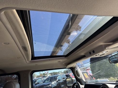 Used 2003 HUMMER H2 w/ Preferred Equipment Group image 11