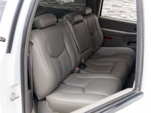 Used 2005 GMC Sierra 2500 SLT w/ Heavy-Duty Power Package image 29