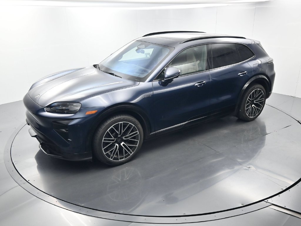 Certified 2026 Porsche Cayenne Turbo AWD/4WD image 33