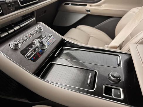 Used 2024 Lincoln Aviator Reserve w/ Equipment Group 201A image 20