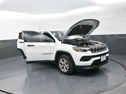 Used 2025 Jeep Compass Sport image 25