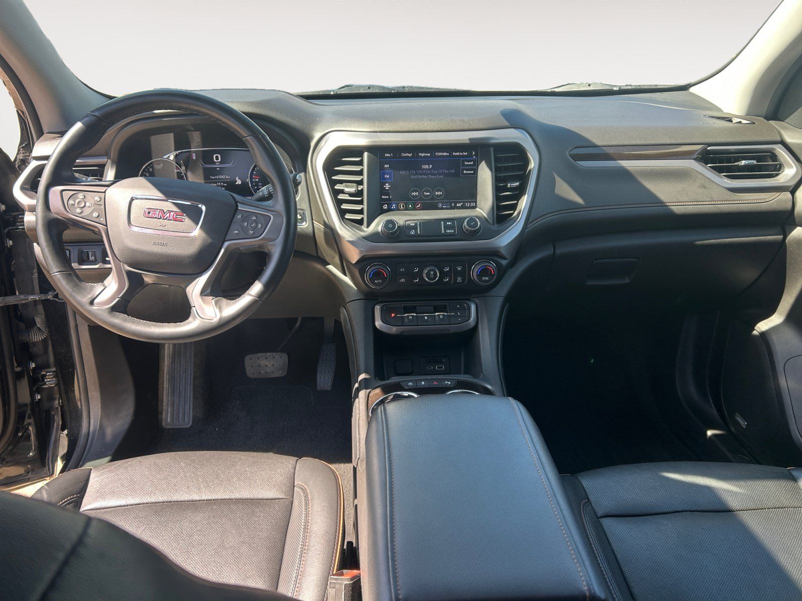Used 2023 GMC Acadia AT4 w/ Technology Package AWD/4WD image 10