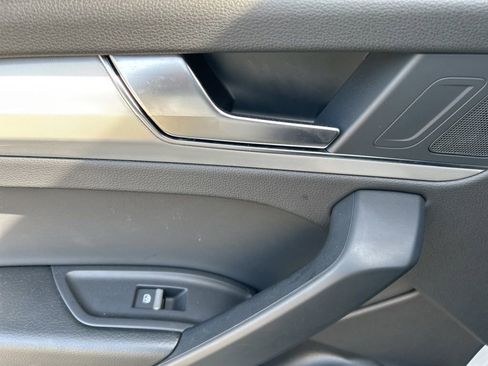 Used 2025 Audi Q5 2.0T Premium image 17