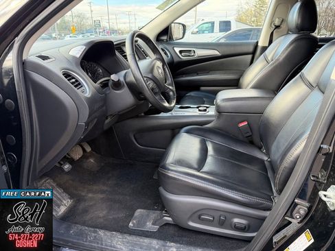 Used 2019 Nissan Pathfinder SL image 4