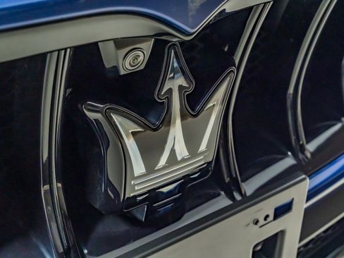 Used 2025 Maserati Grecale Modena image 37