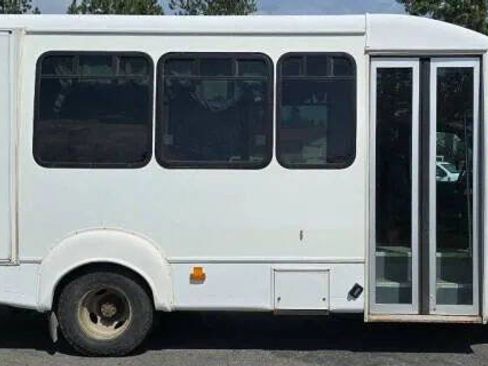 Used 2011 Ford E-450 and Econoline 450 Super Duty w/ Shuttle Bus Prep Pkg image 5