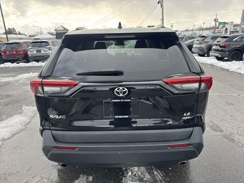 Used 2021 Toyota RAV4 LE image 13