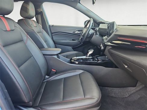 Used 2024 Chevrolet Trax RS w/ Sunroof Package image 15