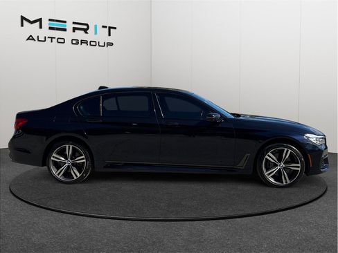 Used 2019 BMW 740i w/ M Sport Package image 10