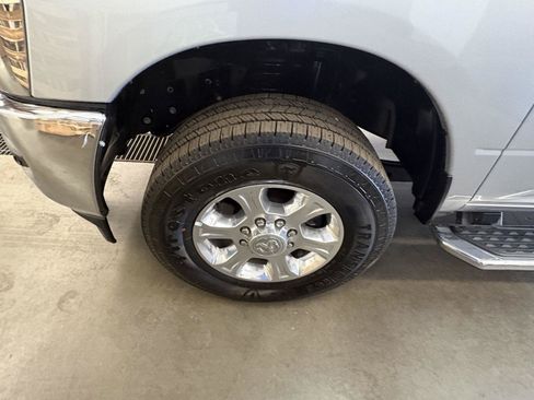Used 2026 RAM 2500 Big Horn AWD/4WD image 10