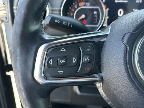 Used 2019 Jeep Wrangler Unlimited Sahara AWD/4WD image 28