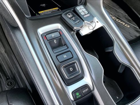 Used 2022 Honda Accord Touring image 32