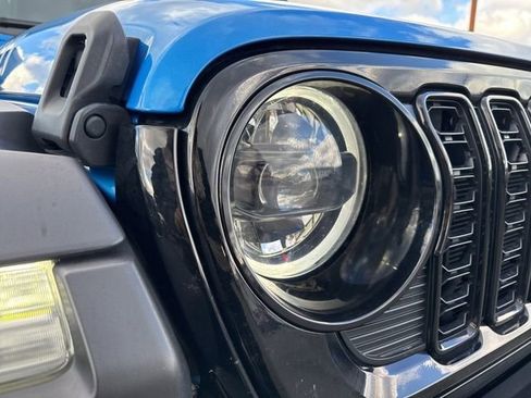 Used 2024 Jeep Wrangler Unlimited image 9