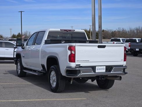 Used 2020 Chevrolet Silverado 2500 LT w/ Texas Edition image 5